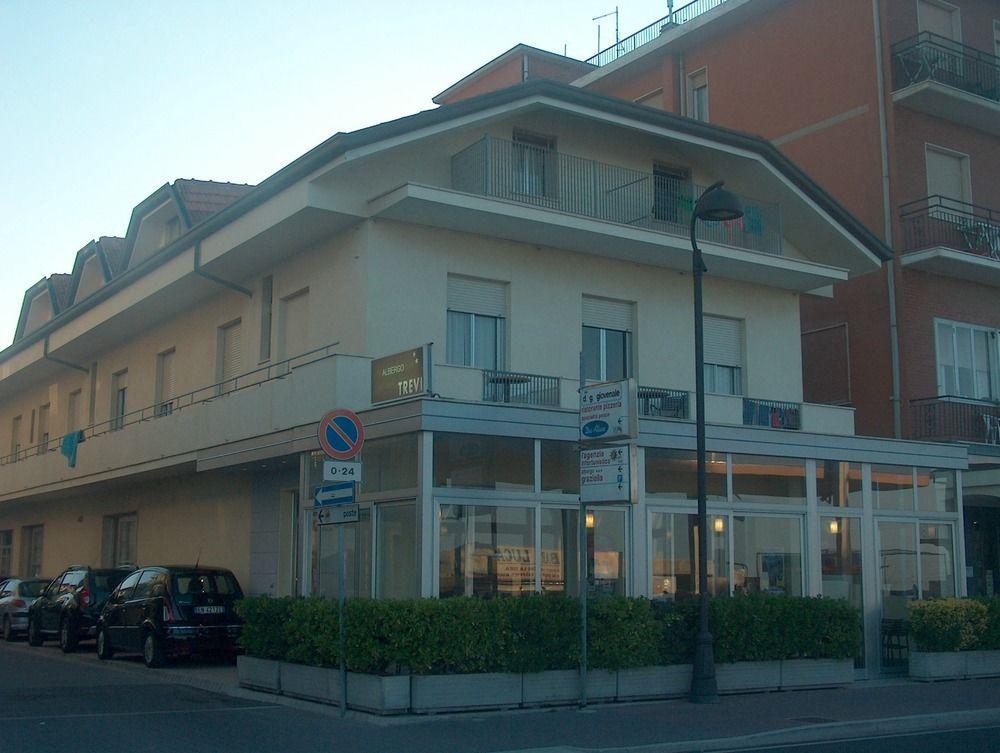 Hotel Trevi Cesenatico Extérieur photo
