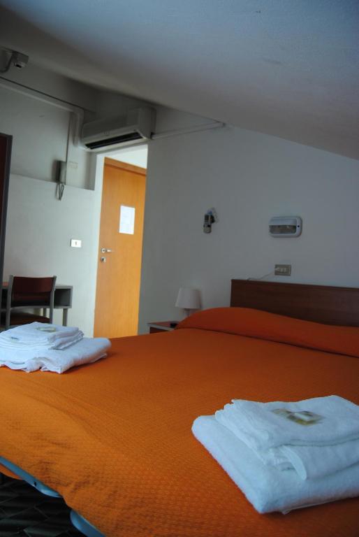 Hotel Trevi Cesenatico Chambre photo